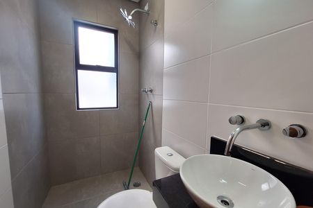 Apartamento para alugar com 100m², 2 quartos e 2 vagas Apartamento para alugar com 100m², 2 quartos e 2 vagasBanheiro