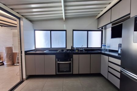 Apartamento para alugar com 100m², 2 quartos e 2 vagas Apartamento para alugar com 100m², 2 quartos e 2 vagasCozinha