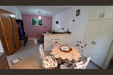 Casa à venda com 8 quartos, 225m² em Vila Arapua, São Paulo