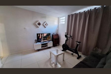 Casa à venda com 8 quartos, 225m² em Vila Arapua, São Paulo