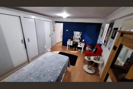 Casa à venda com 8 quartos, 225m² em Vila Arapua, São Paulo