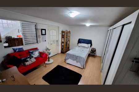 Casa à venda com 8 quartos, 225m² em Vila Arapua, São Paulo