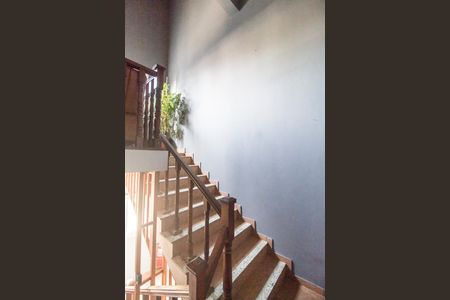 Casa para alugar com 110m², 2 quartos e sem vaga Casa para alugar com 110m², 2 quartos e sem vagaEscada