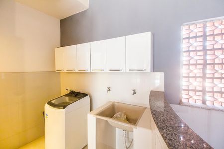 Área de Serviço de casa para alugar com 2 quartos, 110m² em Jardim Silveira, Barueri