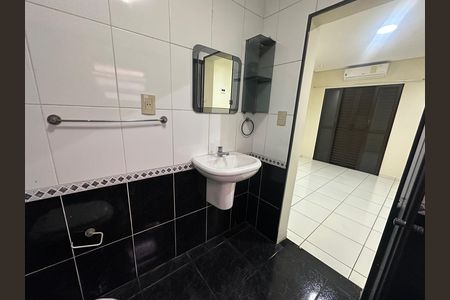 Casa para alugar com 94m², 3 quartos e 2 vagas Casa para alugar com 94m², 3 quartos e 2 vagasBanheiro da Suíte 3