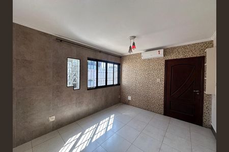 Casa para alugar com 94m², 3 quartos e 2 vagas Casa para alugar com 94m², 3 quartos e 2 vagasSala