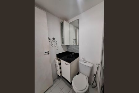 Apartamento à venda com 78m², 2 quartos e 1 vaga Apartamento à venda com 78m², 2 quartos e 1 vagaBanheiro Social