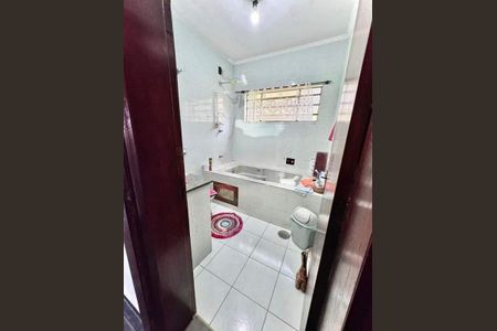 Casa à venda com 4 quartos, 300m² em Vila Junqueira, Santo André