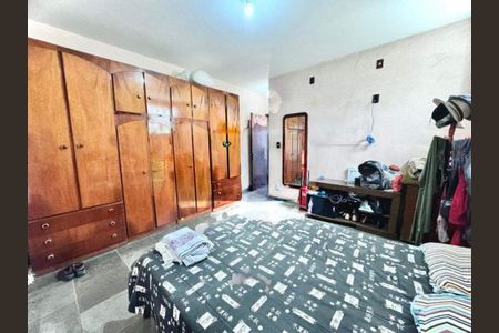 Casa à venda com 4 quartos, 300m² em Vila Junqueira, Santo André