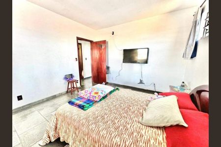 Casa à venda com 4 quartos, 300m² em Vila Junqueira, Santo André