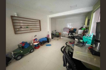 Casa à venda com 236m², 3 quartos e 2 vagas
