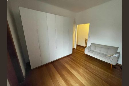 Casa à venda com 236m², 3 quartos e 2 vagas