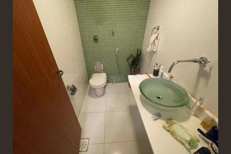 Casa à venda com 236m², 3 quartos e 2 vagas