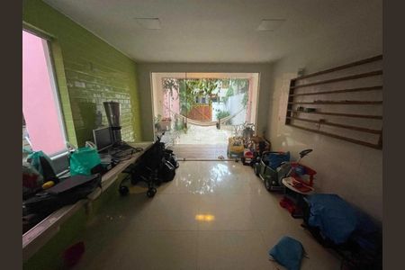 Casa à venda com 236m², 3 quartos e 2 vagas
