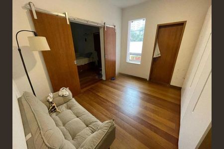 Casa à venda com 236m², 3 quartos e 2 vagas
