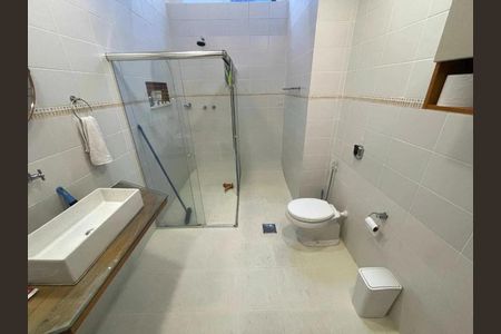 Casa à venda com 236m², 3 quartos e 2 vagas