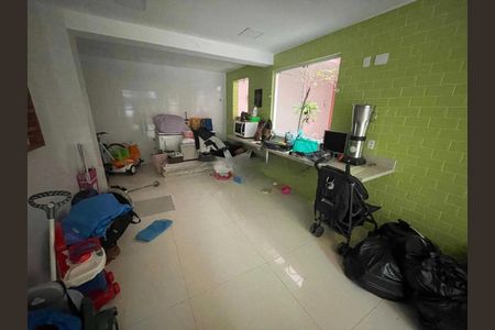 Casa à venda com 236m², 3 quartos e 2 vagas