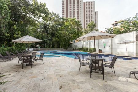 Apartamento à venda com 233m², 4 quartos e 4 vagas