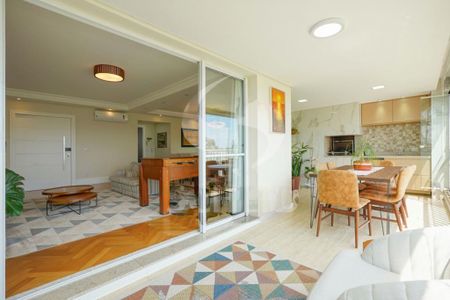 Apartamento à venda com 233m², 4 quartos e 4 vagas