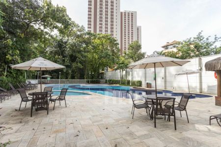 Apartamento à venda com 233m², 4 quartos e 4 vagas
