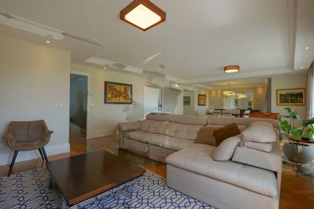 Apartamento à venda com 233m², 4 quartos e 4 vagas