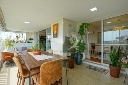Apartamento à venda com 233m², 4 quartos e 4 vagas