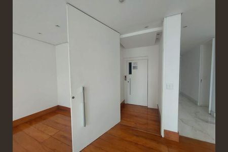 Apartamento à venda com 4 quartos, 275m² em Funcionários, Belo Horizonte