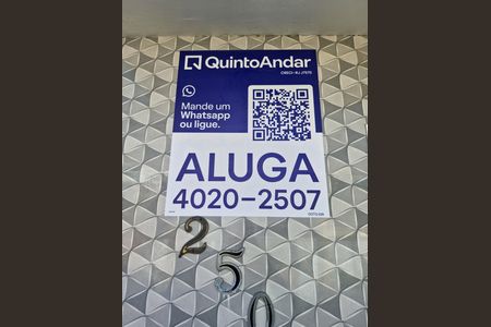 Plaquinha de casa para alugar com 2 quartos, 150m² em Realengo, Rio de Janeiro