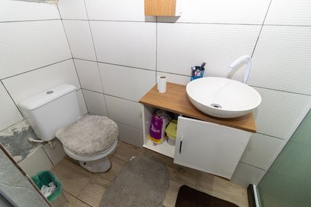 Casa para alugar com 150m², 2 quartos e 1 vaga Casa para alugar com 150m², 2 quartos e 1 vagaBanheiro social