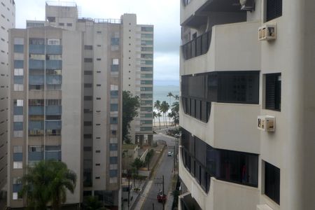 Vista de apartamento para alugar com 3 quartos, 170m² em Barra Funda, Guarujá