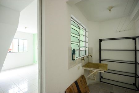 Área de serviço de kitnet/studio para alugar com 1 quarto, 44m² em Vila Boacava, São Paulo