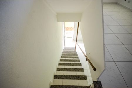 Studio para alugar com 44m², 1 quarto e sem vaga Studio para alugar com 44m², 1 quarto e sem vagaEscada