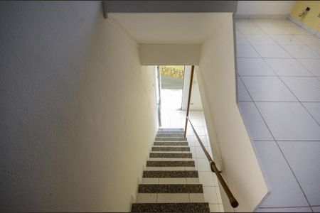 Studio para alugar com 44m², 1 quarto e sem vaga Studio para alugar com 44m², 1 quarto e sem vagaEscada