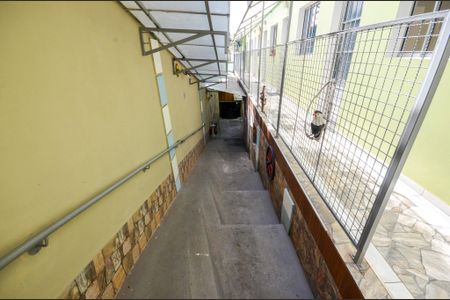 Studio para alugar com 44m², 1 quarto e sem vaga Studio para alugar com 44m², 1 quarto e sem vagaEscada
