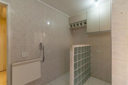Cozinha e Área de Serviço de apartamento para alugar com 2 quartos, 56m² em Vila Granada, São Paulo
