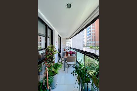 Apartamento à venda com 130m², 3 quartos e 3 vagas Apartamento à venda com 130m², 3 quartos e 3 vagasVaranda da Sala