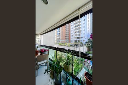 Apartamento à venda com 130m², 3 quartos e 3 vagas Apartamento à venda com 130m², 3 quartos e 3 vagasVaranda da Sala