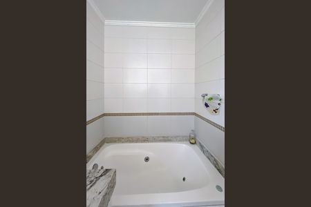 Apartamento à venda com 130m², 3 quartos e 3 vagas Apartamento à venda com 130m², 3 quartos e 3 vagasBanheiro da Suíte