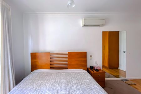Apartamento à venda com 130m², 3 quartos e 3 vagas Apartamento à venda com 130m², 3 quartos e 3 vagasSuíte