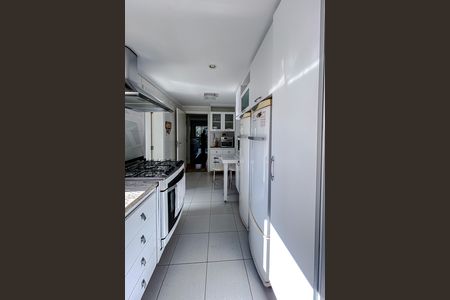 Apartamento à venda com 130m², 3 quartos e 3 vagas Apartamento à venda com 130m², 3 quartos e 3 vagasCozinha