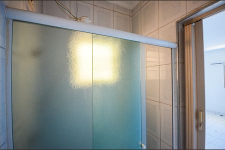 Banheiro de kitnet/studio para alugar com 1 quarto, 44m² em Vila Boacava, São Paulo