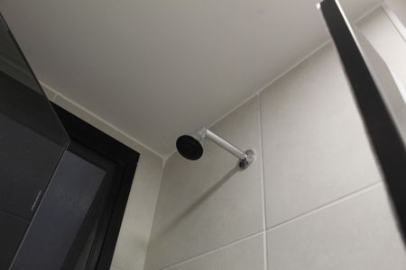 Banheiro Social de apartamento para alugar com 2 quartos, 42m² em Barra Olímpica, Rio de Janeiro