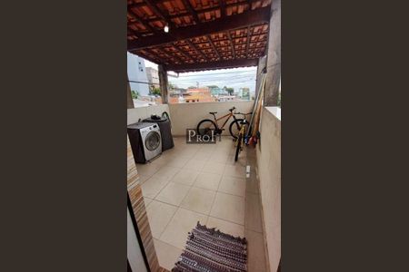 Casa à venda com 240m², 3 quartos e 5 vagas
