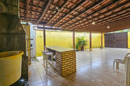 Casa para alugar com 350m², 5 quartos e 2 vagas
