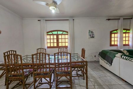 Casa para alugar com 350m², 5 quartos e 2 vagas