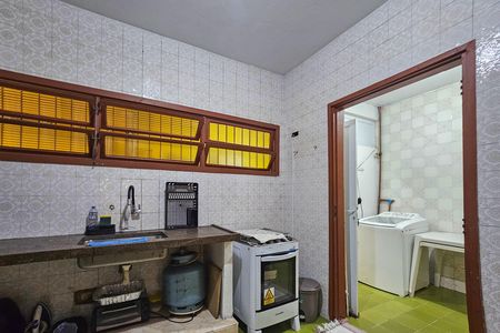 Casa para alugar com 350m², 5 quartos e 2 vagas