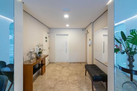 Apartamento para alugar com 62m², 2 quartos e 1 vaga Apartamento para alugar com 62m², 2 quartos e 1 vagaHall de entrada