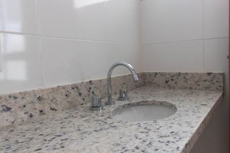 Banheiro do Quarto 1 de apartamento à venda com 2 quartos, 55m² em Camaquã, Porto Alegre