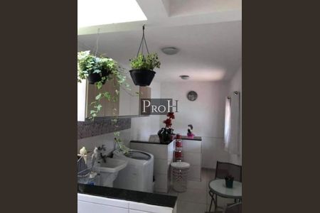 Casa à venda com 3 quartos, 217m² em Jardim do Estádio, Santo André