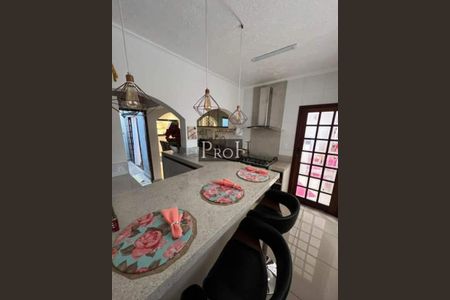 Casa à venda com 3 quartos, 217m² em Jardim do Estádio, Santo André